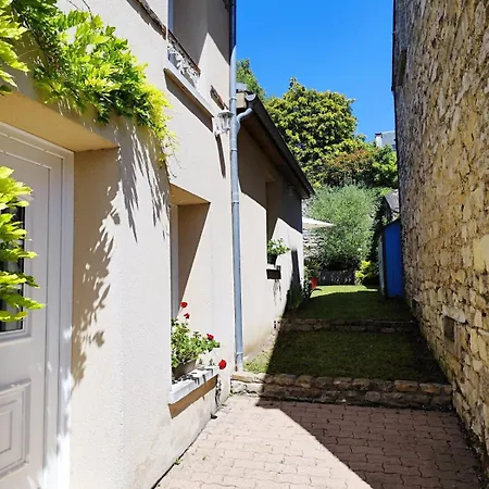 Charming House With Private Garden In The Heart Of