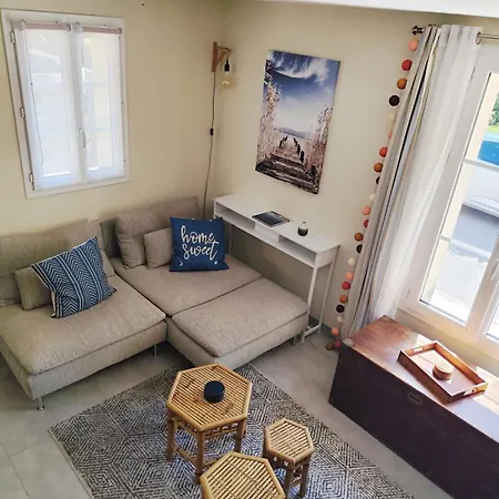 Charming House With Private Garden In The Heart Of بيت للعطل